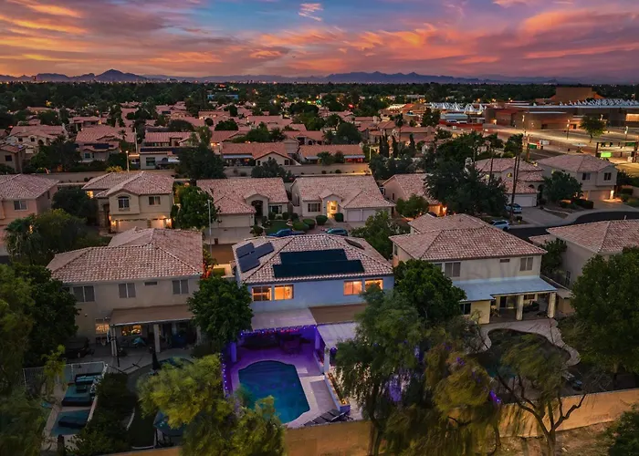 Relaxing 5br Family Pool Moder Сasa de vacaciones