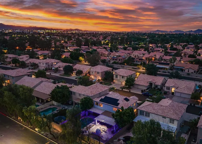 Relaxing 5br Family Pool Moder Сasa de vacaciones Tempe