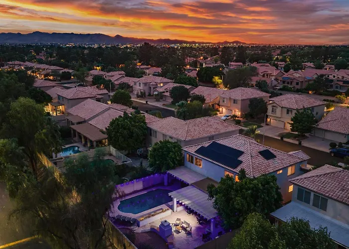 Relaxing 5br Family Pool Moder Сasa de vacaciones Tempe